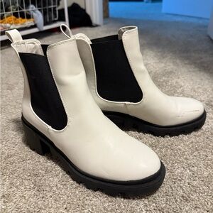 Lulu’s White/Black Chunky Boot